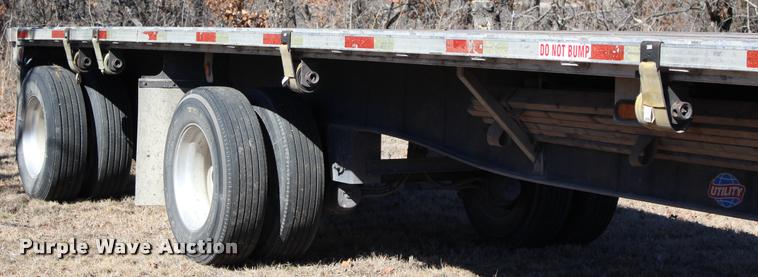 image for item L3018 2006 Utility FS2CHA flatbed trailer