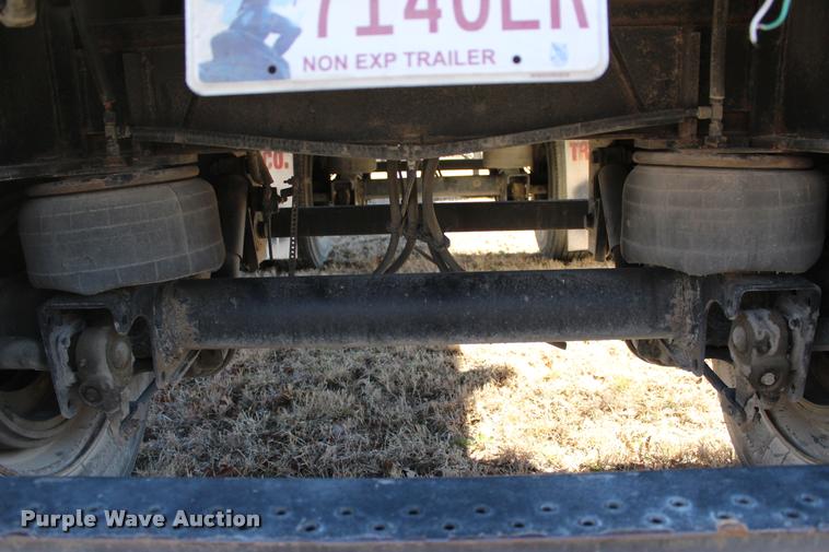 image for item L3018 2006 Utility FS2CHA flatbed trailer