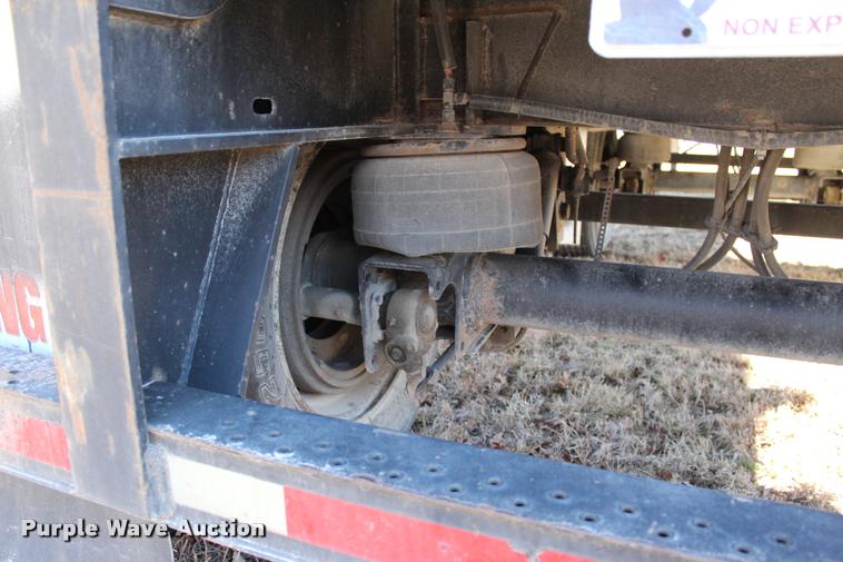 image for item L3018 2006 Utility FS2CHA flatbed trailer