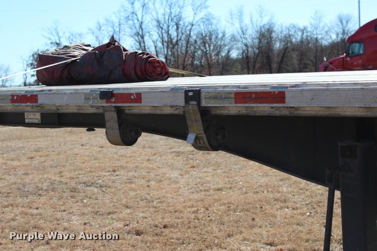 image for item L3018 2006 Utility FS2CHA flatbed trailer