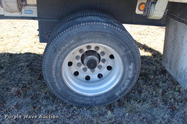 image for item L3018 2006 Utility FS2CHA flatbed trailer