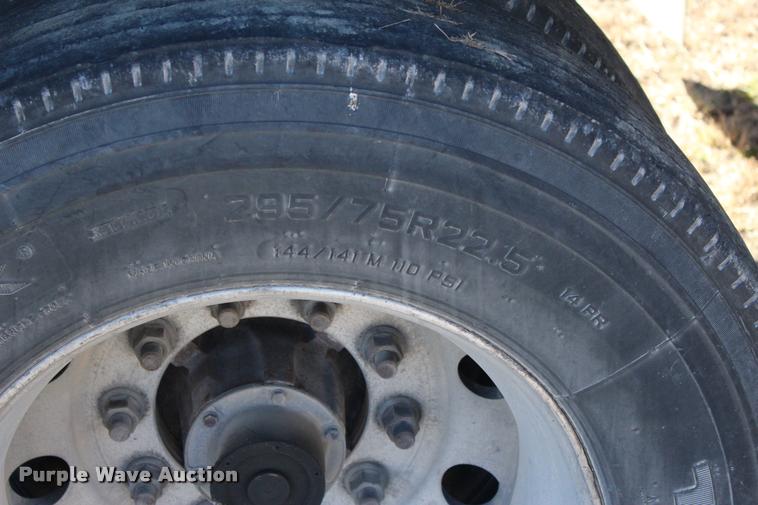 image for item L3018 2006 Utility FS2CHA flatbed trailer