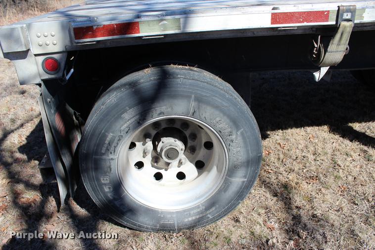 image for item L3018 2006 Utility FS2CHA flatbed trailer