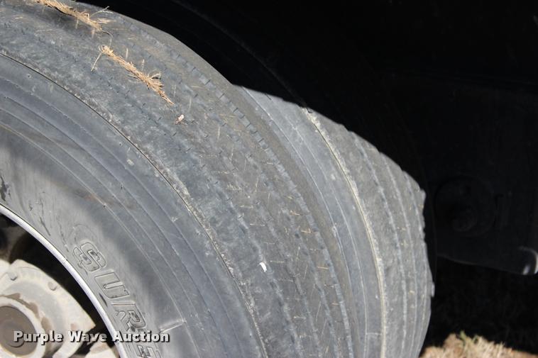 image for item L3018 2006 Utility FS2CHA flatbed trailer