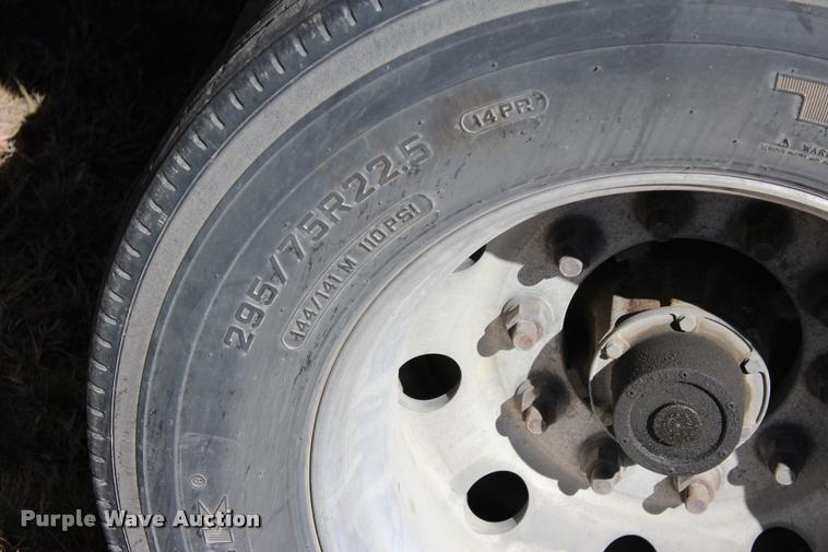 image for item L3018 2006 Utility FS2CHA flatbed trailer