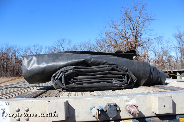 image for item L3019 1998 Utility FS2CHA flatbed trailer