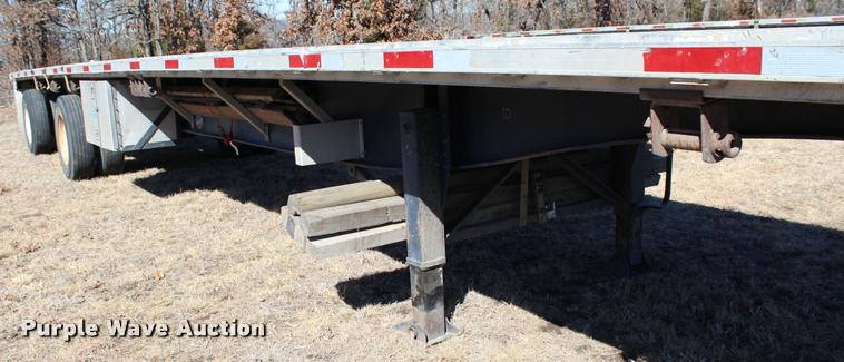 image for item L3019 1998 Utility FS2CHA flatbed trailer
