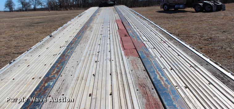 image for item L3019 1998 Utility FS2CHA flatbed trailer