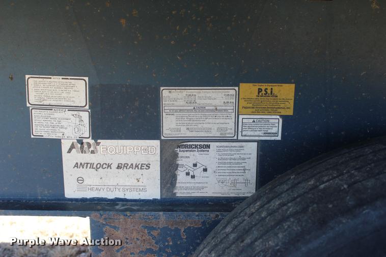 image for item L3019 1998 Utility FS2CHA flatbed trailer