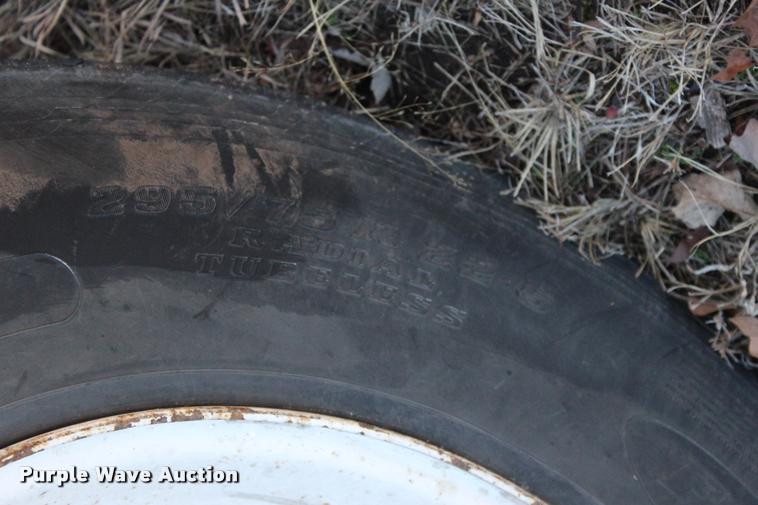 image for item L3019 1998 Utility FS2CHA flatbed trailer