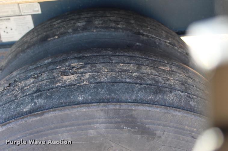 image for item L3019 1998 Utility FS2CHA flatbed trailer