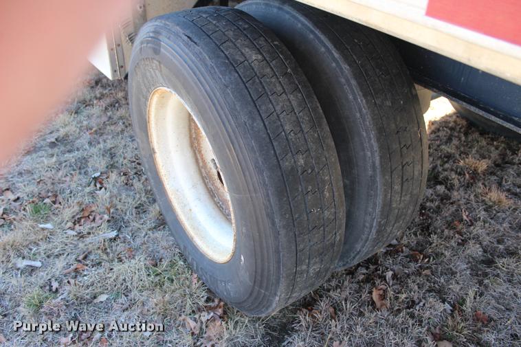 image for item L3019 1998 Utility FS2CHA flatbed trailer