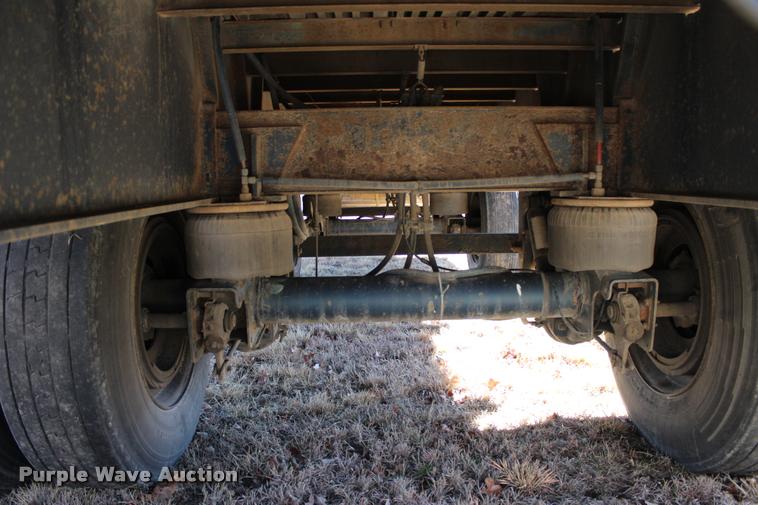 image for item L3019 1998 Utility FS2CHA flatbed trailer