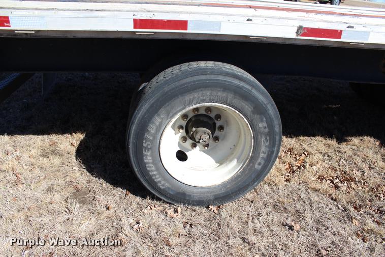 image for item L3019 1998 Utility FS2CHA flatbed trailer