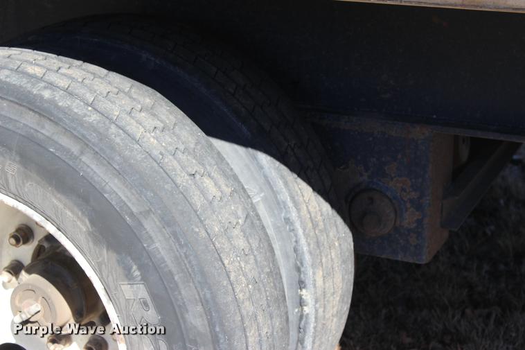 image for item L3019 1998 Utility FS2CHA flatbed trailer