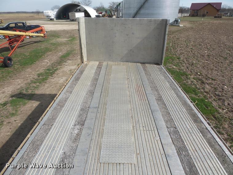 image for item L4628 1978 Dorsey flatbed trailer