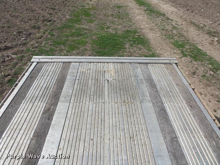 image for item L4628 1978 Dorsey flatbed trailer