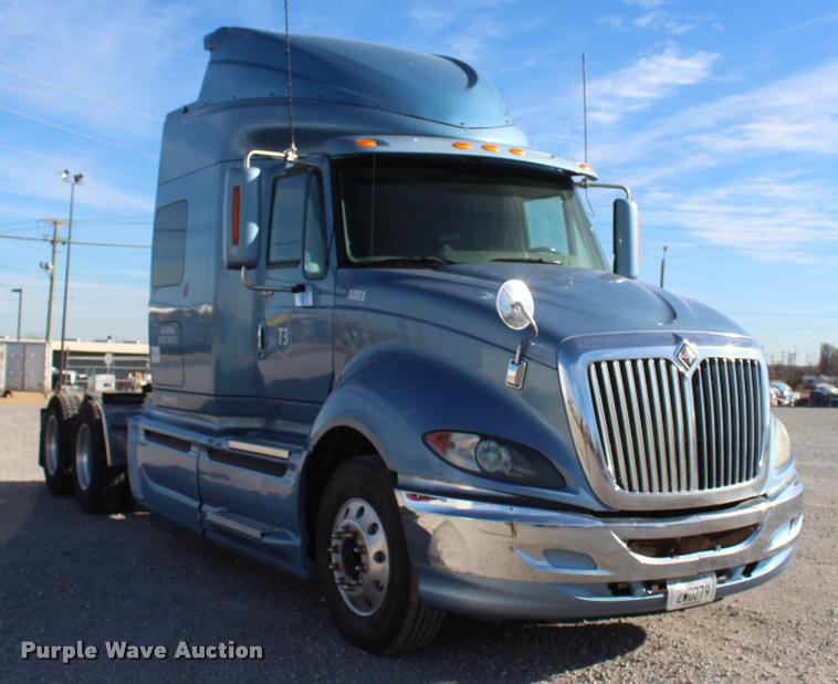 image for item L4945 2010 International ProStar Eagle semi truck