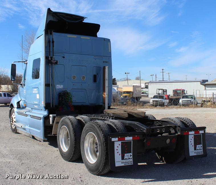 image for item L4945 2010 International ProStar Eagle semi truck