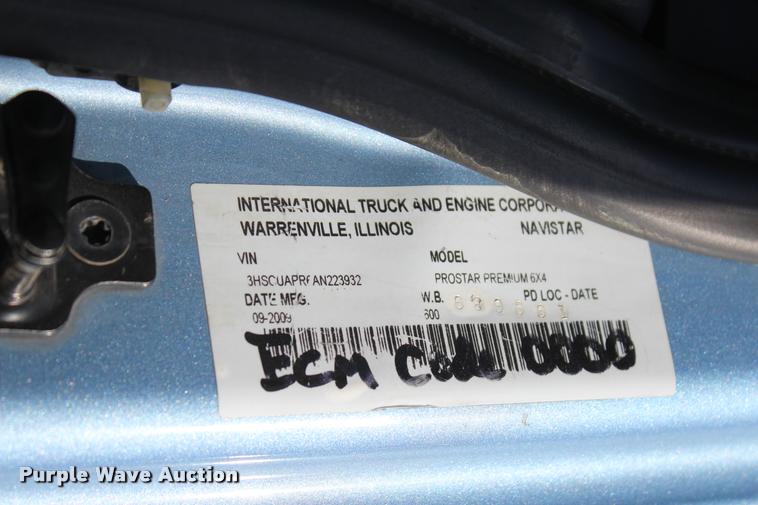 image for item L4945 2010 International ProStar Eagle semi truck