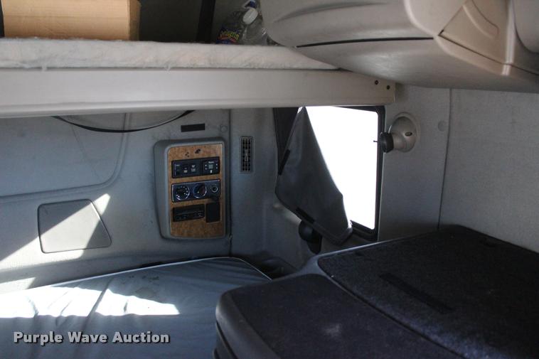 image for item L4945 2010 International ProStar Eagle semi truck