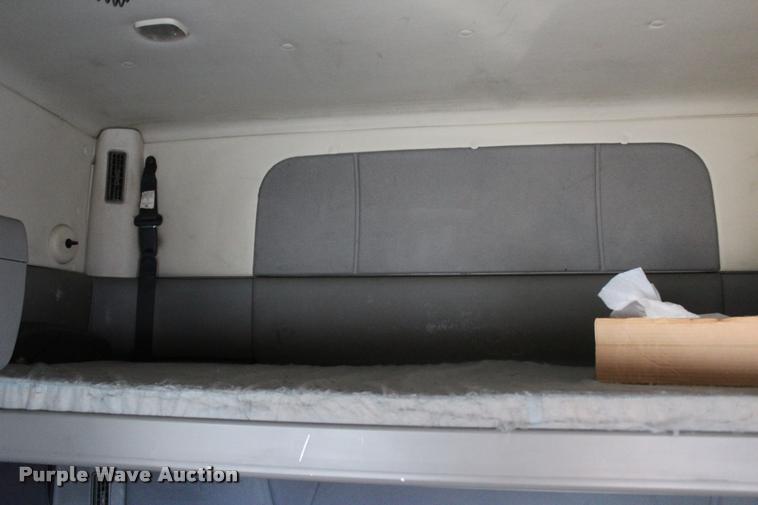 image for item L4945 2010 International ProStar Eagle semi truck