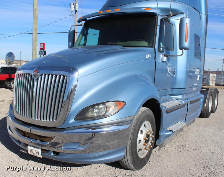 image for item L4945 2010 International ProStar Eagle semi truck