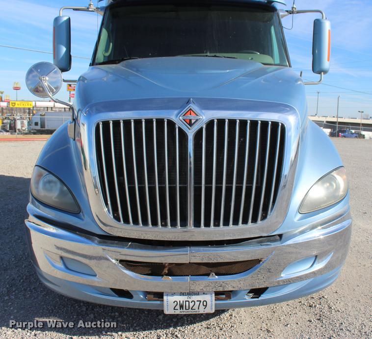 image for item L4945 2010 International ProStar Eagle semi truck