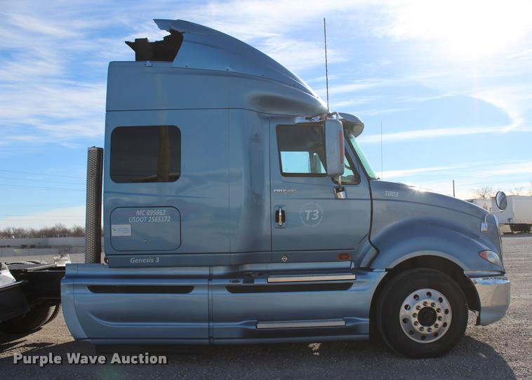 image for item L4945 2010 International ProStar Eagle semi truck