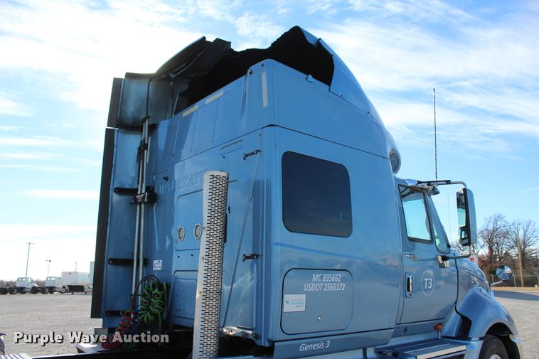 image for item L4945 2010 International ProStar Eagle semi truck