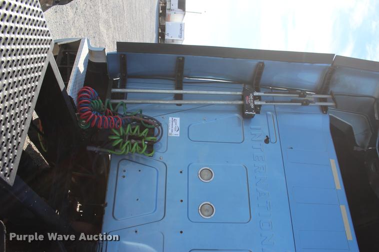 image for item L4945 2010 International ProStar Eagle semi truck