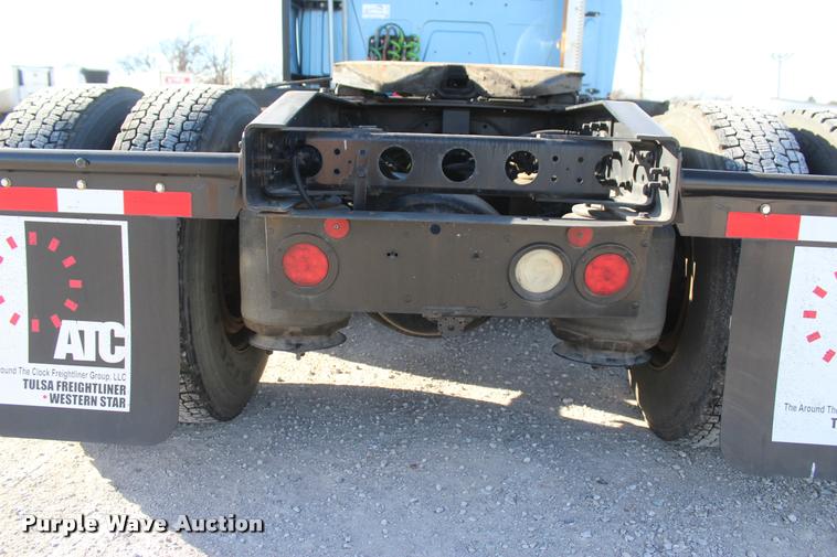 image for item L4945 2010 International ProStar Eagle semi truck