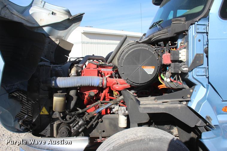 image for item L4945 2010 International ProStar Eagle semi truck