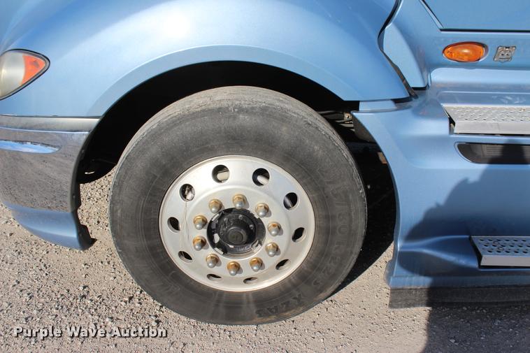 image for item L4945 2010 International ProStar Eagle semi truck