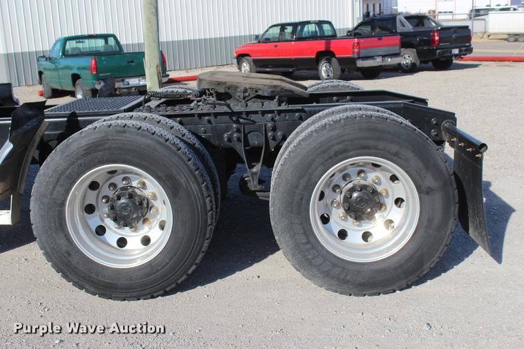 image for item L4945 2010 International ProStar Eagle semi truck