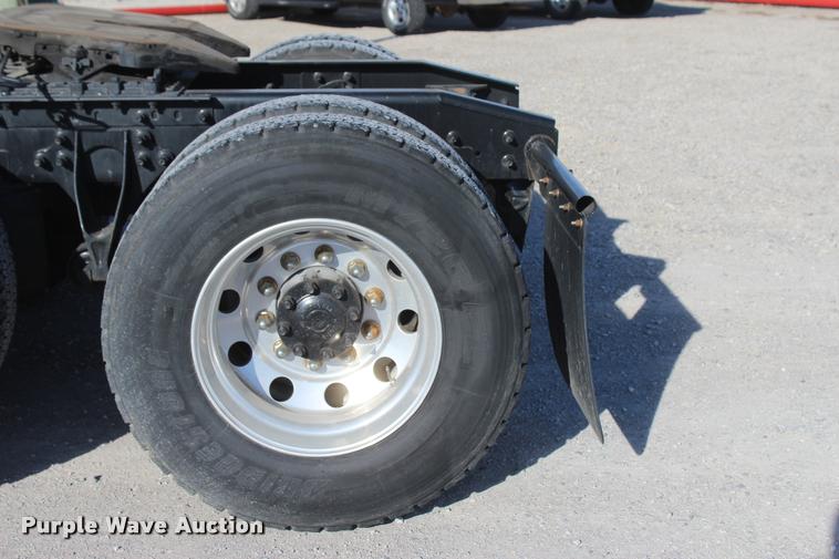 image for item L4945 2010 International ProStar Eagle semi truck