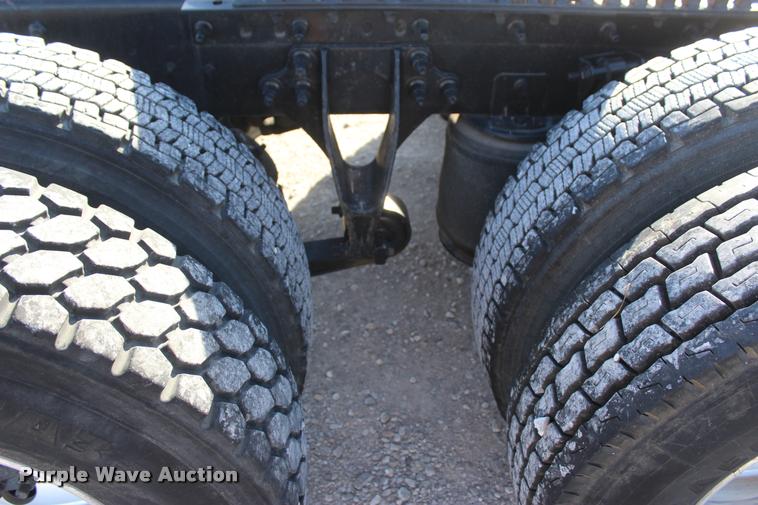 image for item L4945 2010 International ProStar Eagle semi truck