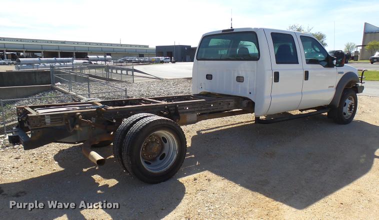 image for item AQ9526 2005 Ford F550 Crew Cab truck cab and chassis