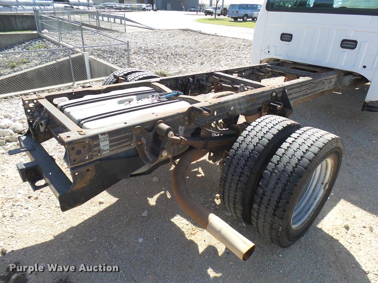 image for item AQ9526 2005 Ford F550 Crew Cab truck cab and chassis