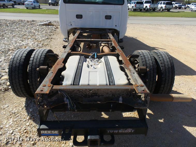 image for item AQ9526 2005 Ford F550 Crew Cab truck cab and chassis