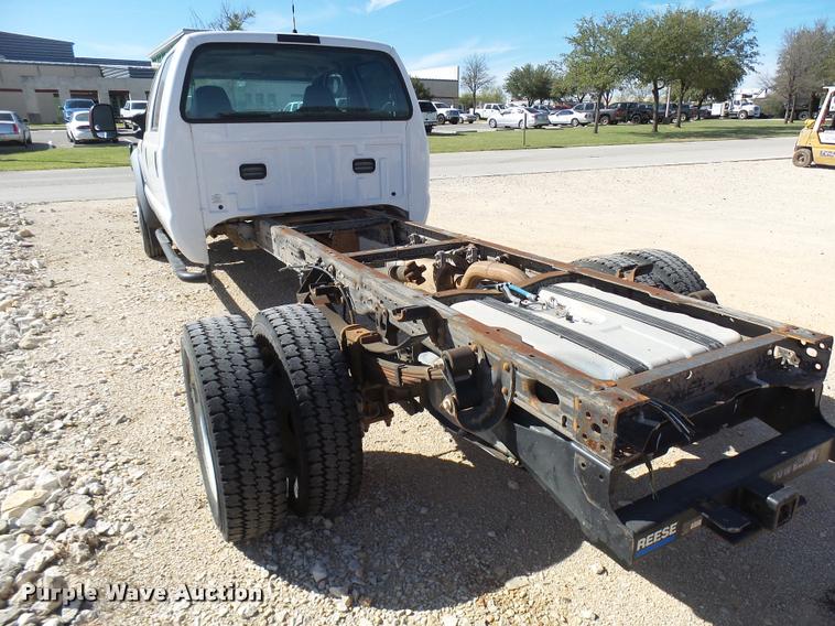 image for item AQ9526 2005 Ford F550 Crew Cab truck cab and chassis