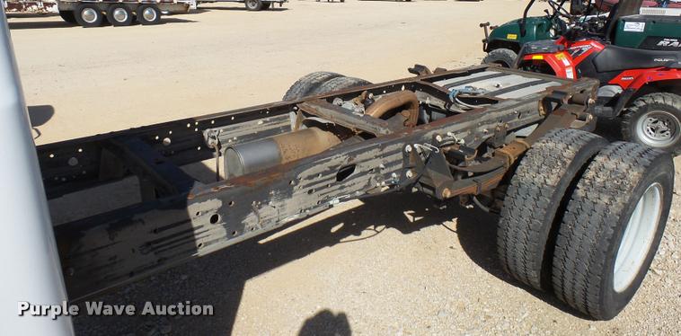 image for item AQ9526 2005 Ford F550 Crew Cab truck cab and chassis