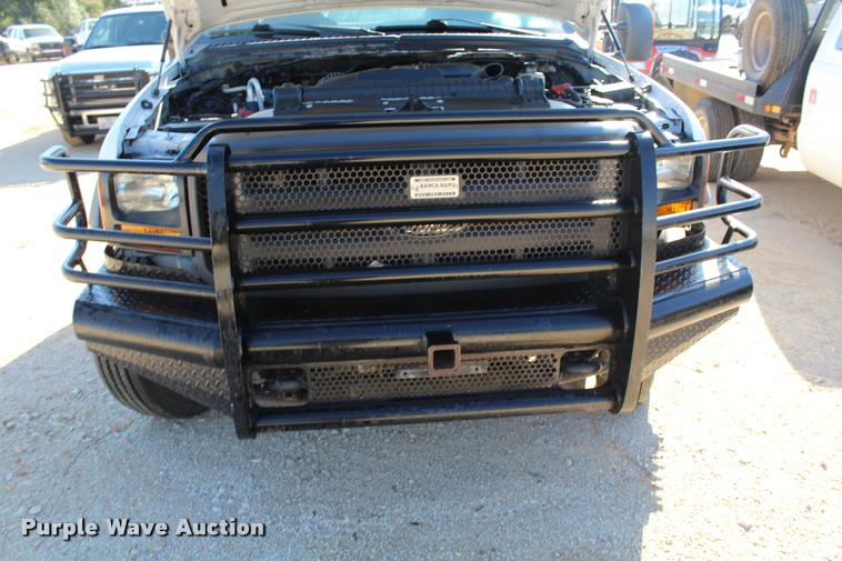 image for item AQ9526 2005 Ford F550 Crew Cab truck cab and chassis