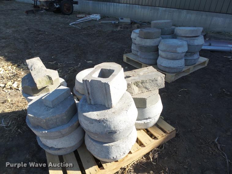 image for item AU9646 Concrete pads