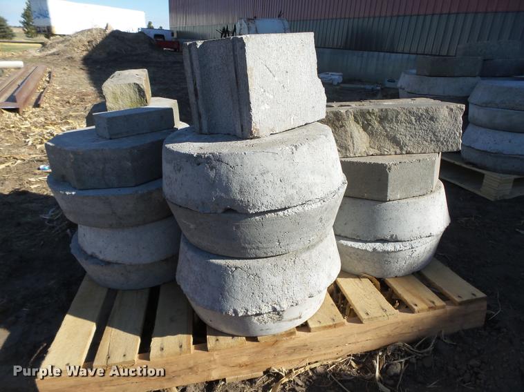 image for item AU9646 Concrete pads