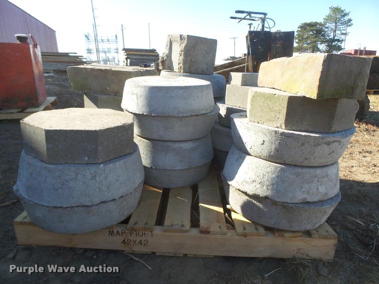 image for item AU9646 Concrete pads