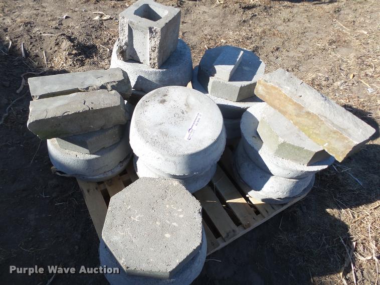 image for item AU9646 Concrete pads