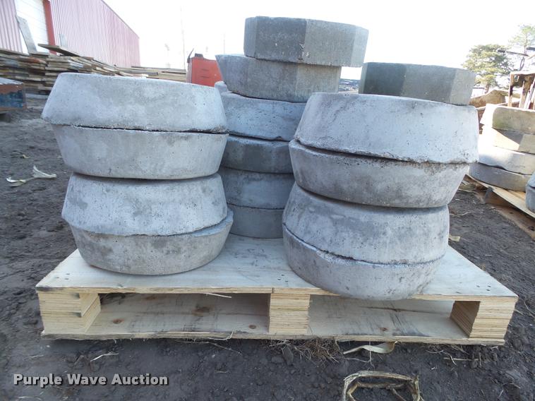 image for item AU9646 Concrete pads