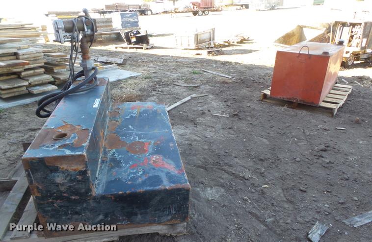 image for item AU9648 (2) fuel tanks