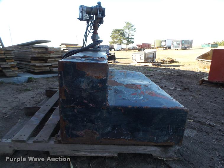 image for item AU9648 (2) fuel tanks